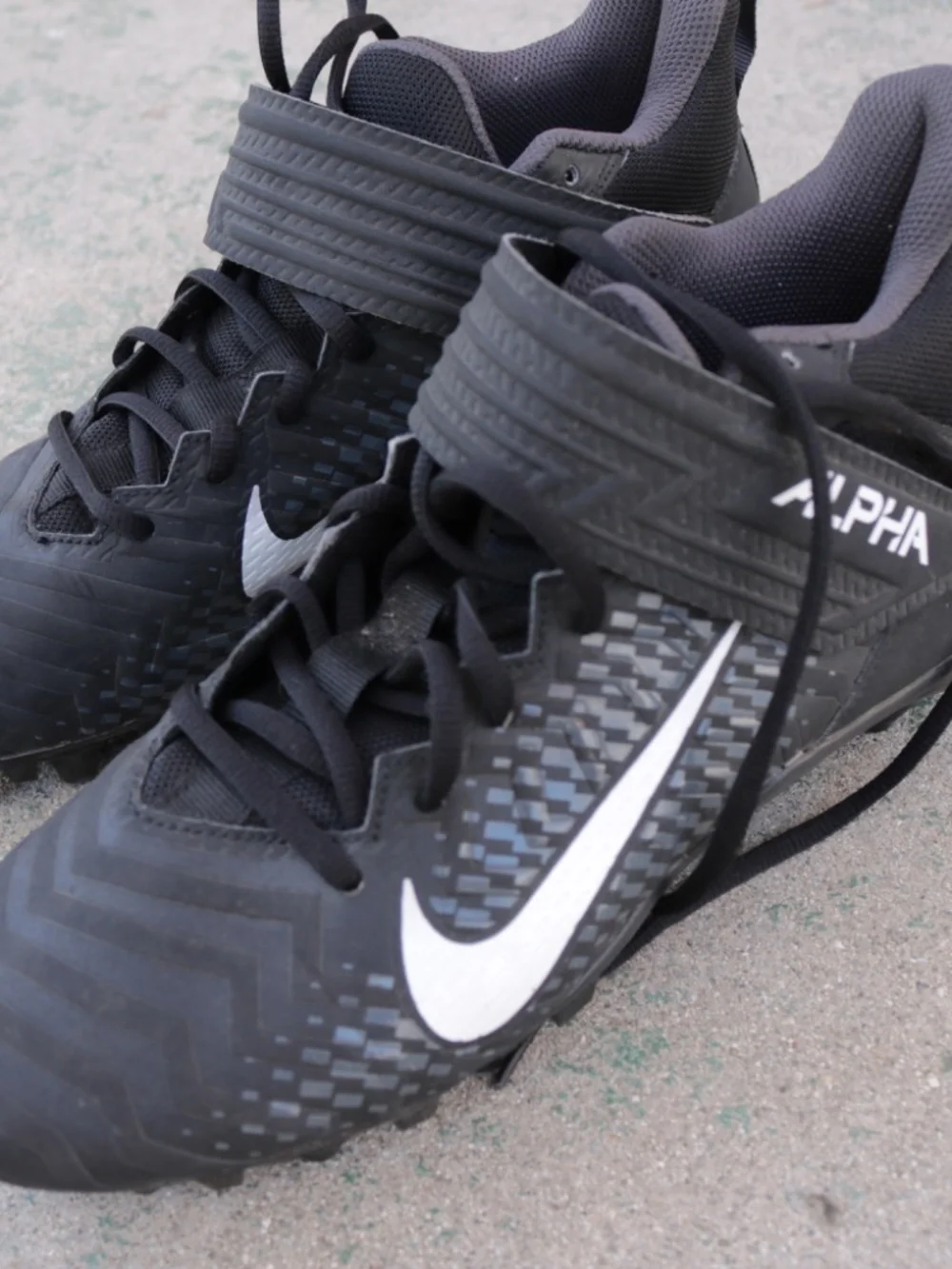 Nike Alpha Menace Varsity 2 Molded Football Cleats Men's Sz 9.5 Black AQ8154-001